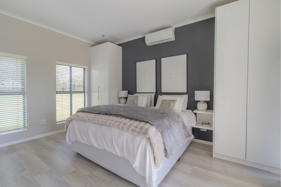 9 Bedroom Property for Sale in Olifantskop Western Cape